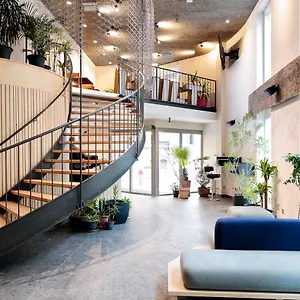 Maverick Market Hostel